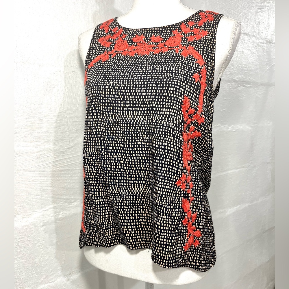 THML EMBROIDERED SLEEVELESS TOP